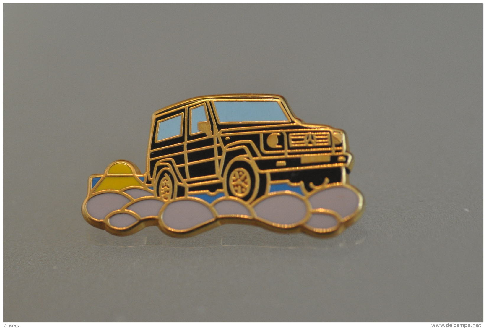 REF M1  : Pin's Pin ARTHUS BERTRAND : Theme Automobile Mercedes 4 X 4 - Arthus Bertrand