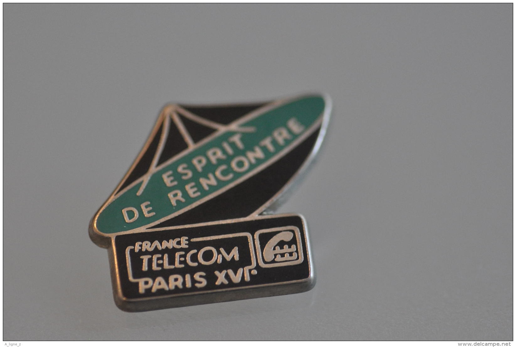 REF M3  : Pin's Pin  : Theme France TELECOM Esprit De Rencontre TOSCA - France Telecom