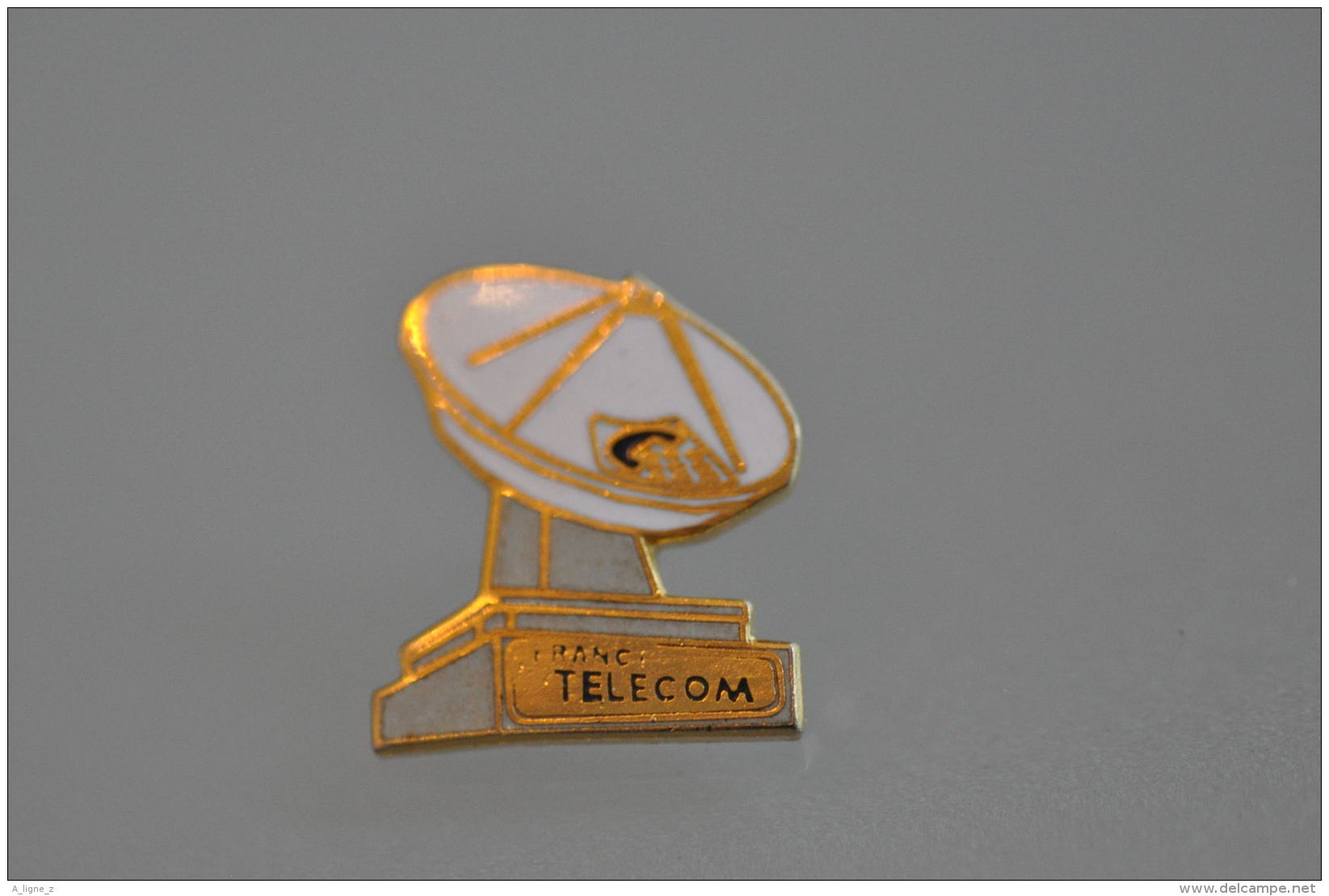 REF M3  : Pin's Pin  : Theme France Telecom - France Telecom