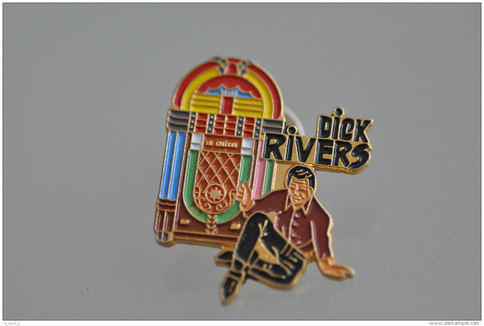 REF M4  : Pin's Pin  :  Musique Dick Rivers Juke Box - Musique