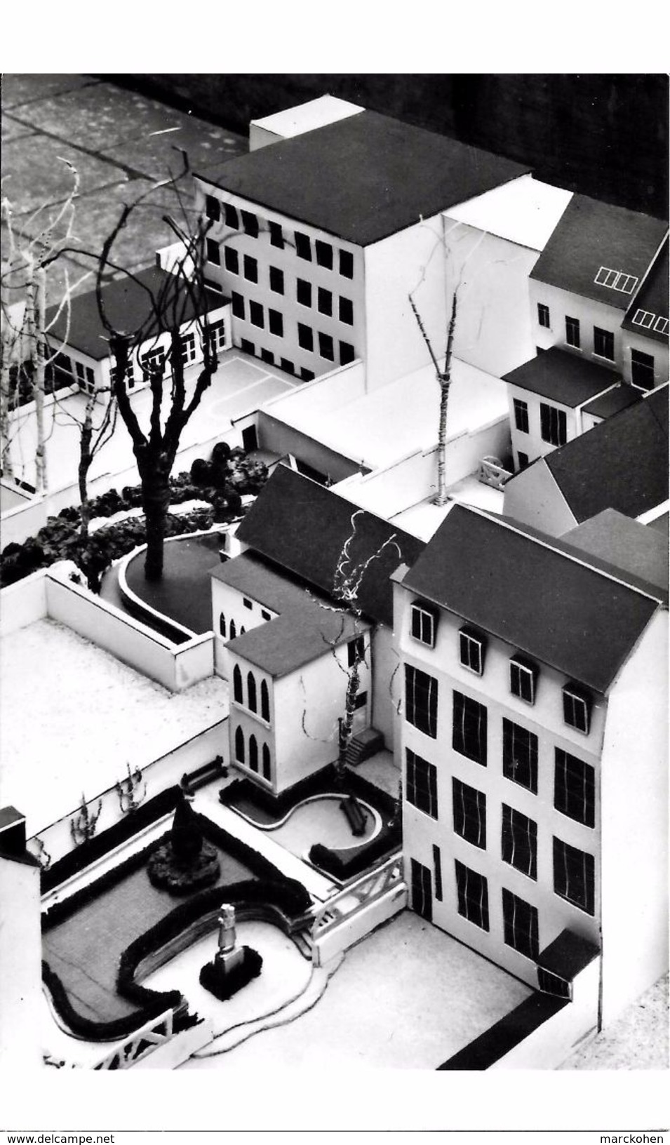 BRUXELLES (1040) - Enseignement : Maquette Des Extensions De L'Institut De L'Enfant-Jésus, Rue Général Leman à Etterbeek - Etterbeek