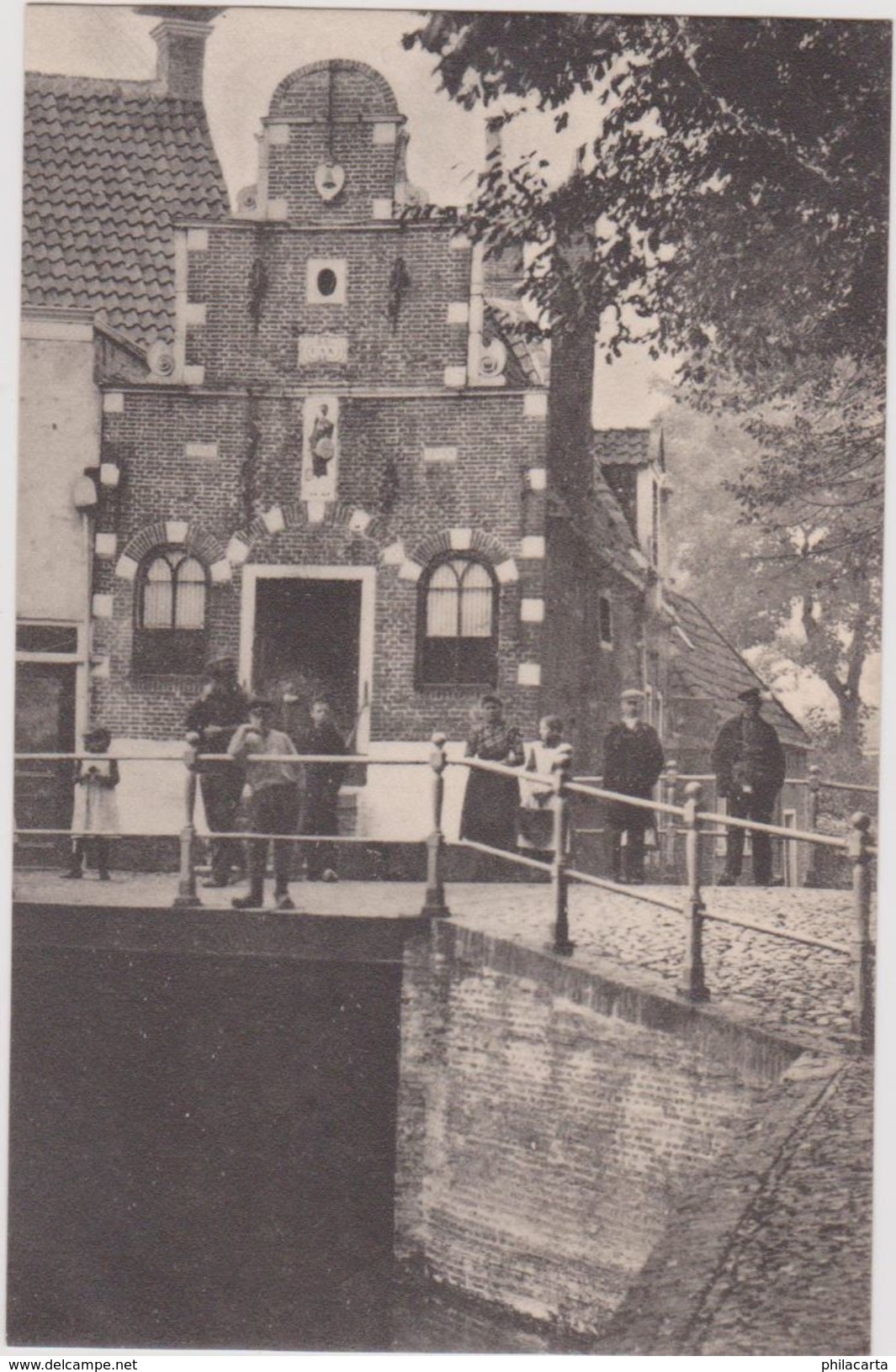 Franeker - 't Korendragershuisje Met Volk - Franeker