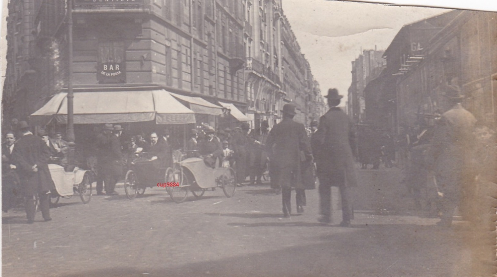 TRICYCLE  :  6  PHOTOS  DE  TRICYCLES  MOTORISES (  SANS  INDICATION )  TROUVEES  DANS  UN  ALBUM  1910 - 20  . - Cars