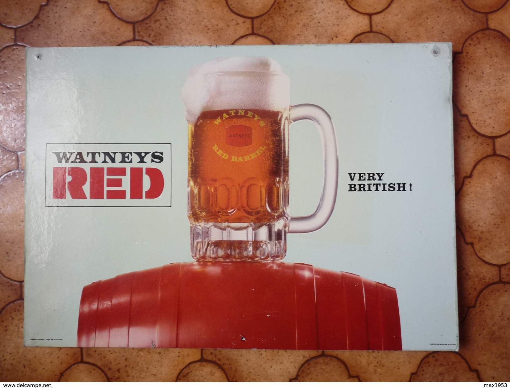 Brasserie - Carton 44 X 31 Cm - WATNEYS RED - VERY BRITISH - Plaques En Carton