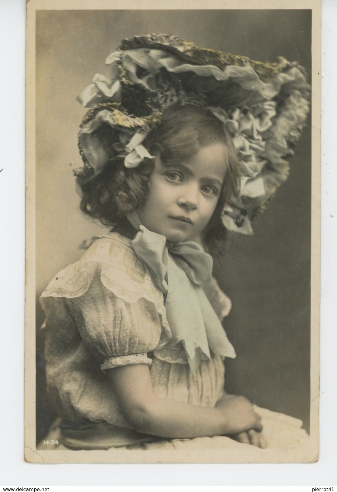 ENFANTS - LITTLE GIRL - MAEDCHEN - Jolie Carte Fantaisie Portrait Fillette Avec Joli Chapeau - Portraits