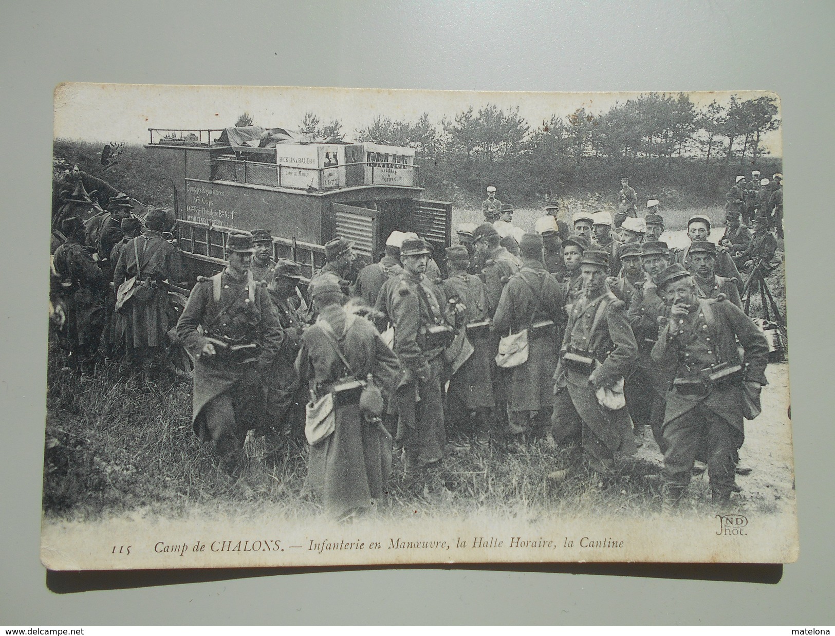 MARNE CAMP DE CHALONS INFANTERIE EN MANOEUVRE LA HALTE HORAIRE LA CANTINE - Camp De Châlons - Mourmelon