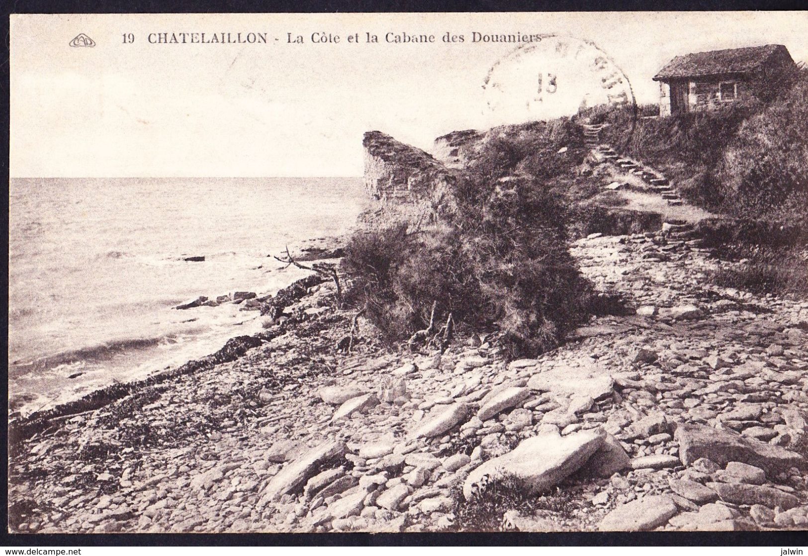 CPA - CHATELAILLON (17 - CHARENTE MARITIME) - LA COTE ET LA CABANE DES DOUANIERS (N° 19) - Châtelaillon-Plage