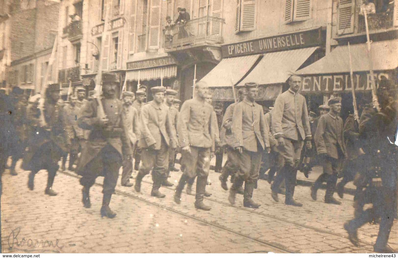 42  ROANNE - Arrivée De Prisonniers ALLEMANDS - Roanne