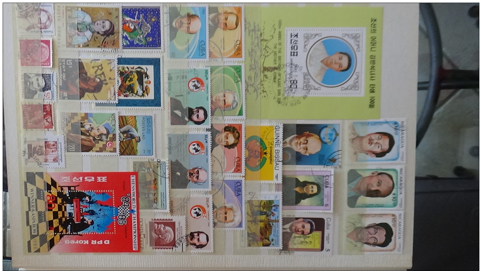 C Belle Collection De Timbres Et Blocs Oblitérés Du Monde . A Saisir !!! - Collections (en Albums)