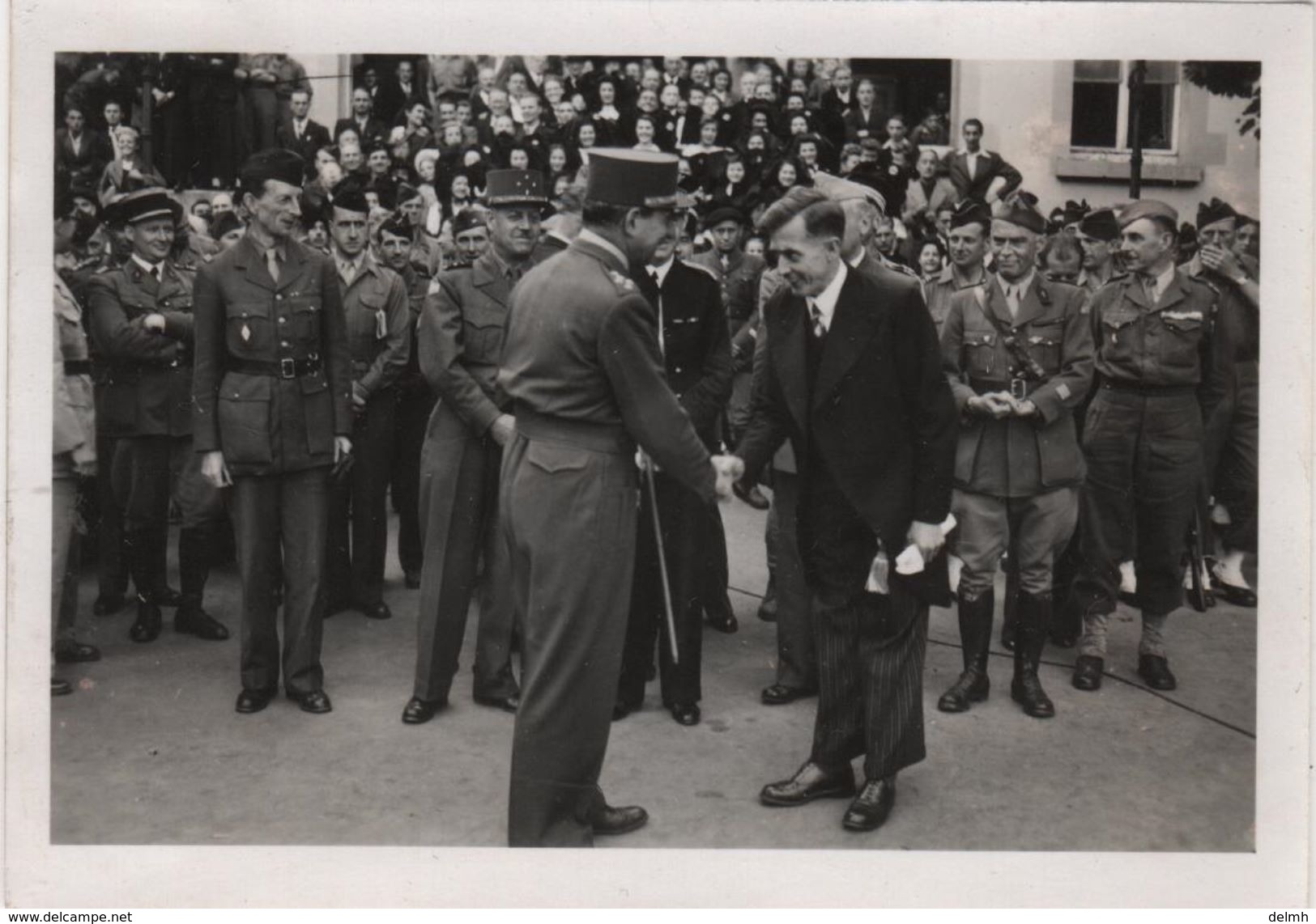 Photo Originale THANN Fêtes De La Libération 30 Juin1945 Militaria Général D'Armée De Lattre De Tassigny - Guerra, Militari