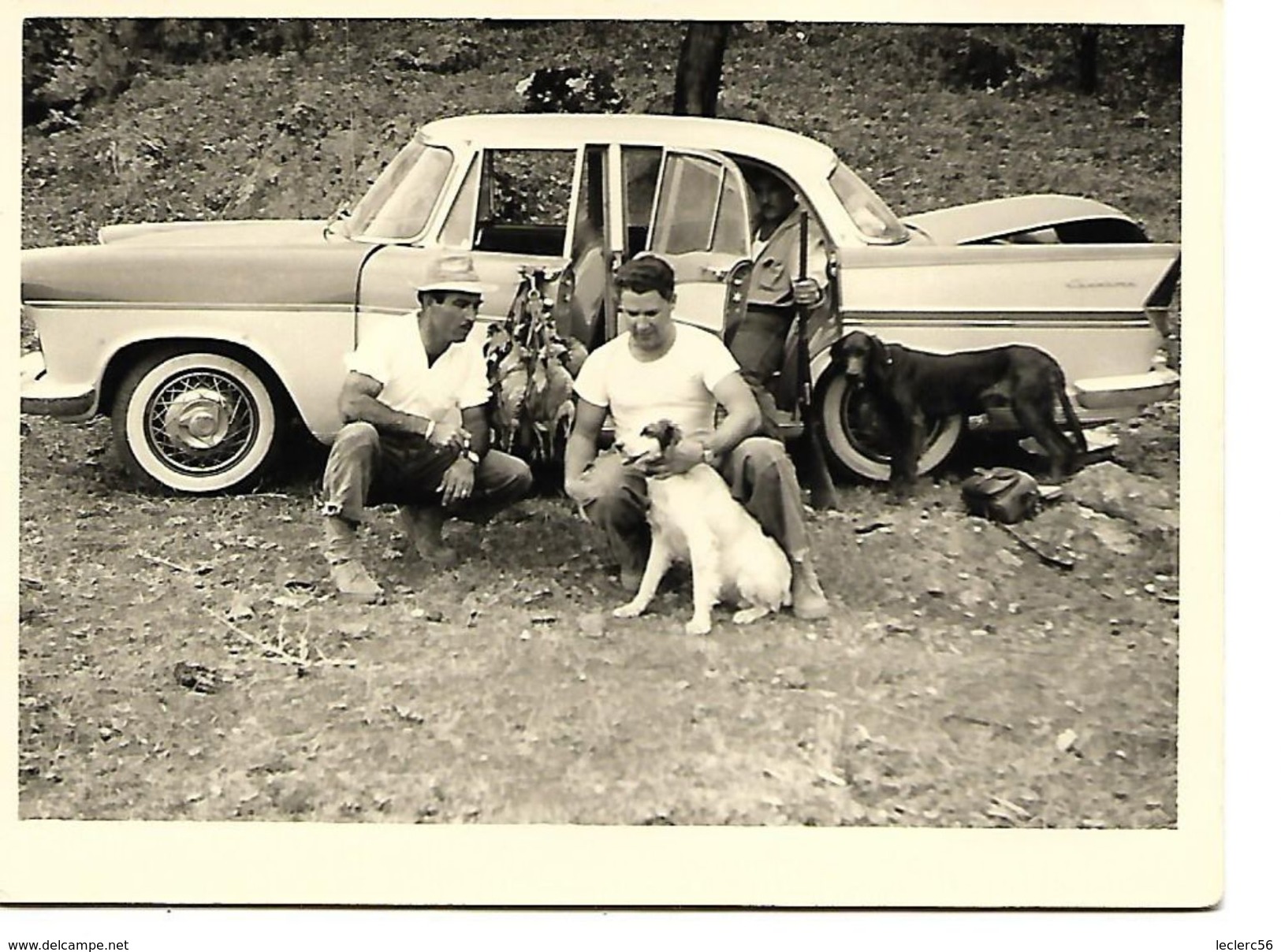 4 PHOTOS 1955 ANIMEES CHASSE AU MAROC VOITURE CHRYSLER PLYMOUTH - Voitures De Tourisme