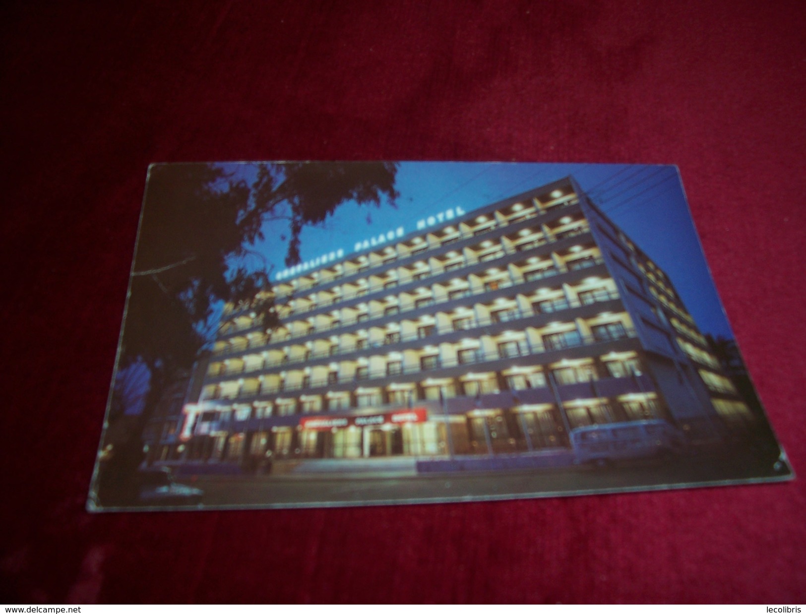MISE EN VENTE D'UN LOT  DE CARTE POSTALE  DE  GRECE AVEC  TIMBRE  DESTINATION POUR LE  ROYAUME UNIS ( HOTEL ) 19 06 1982 - Grecia