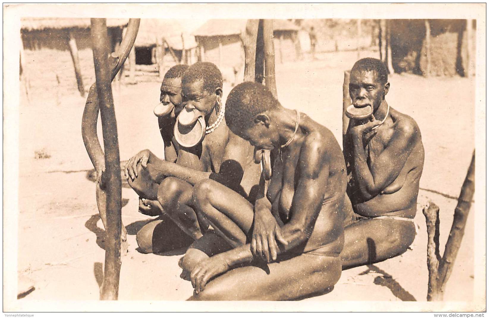 TCHAD - Ethnic H / Kiabe - Groupe De Femmes à Plateaux - Chad