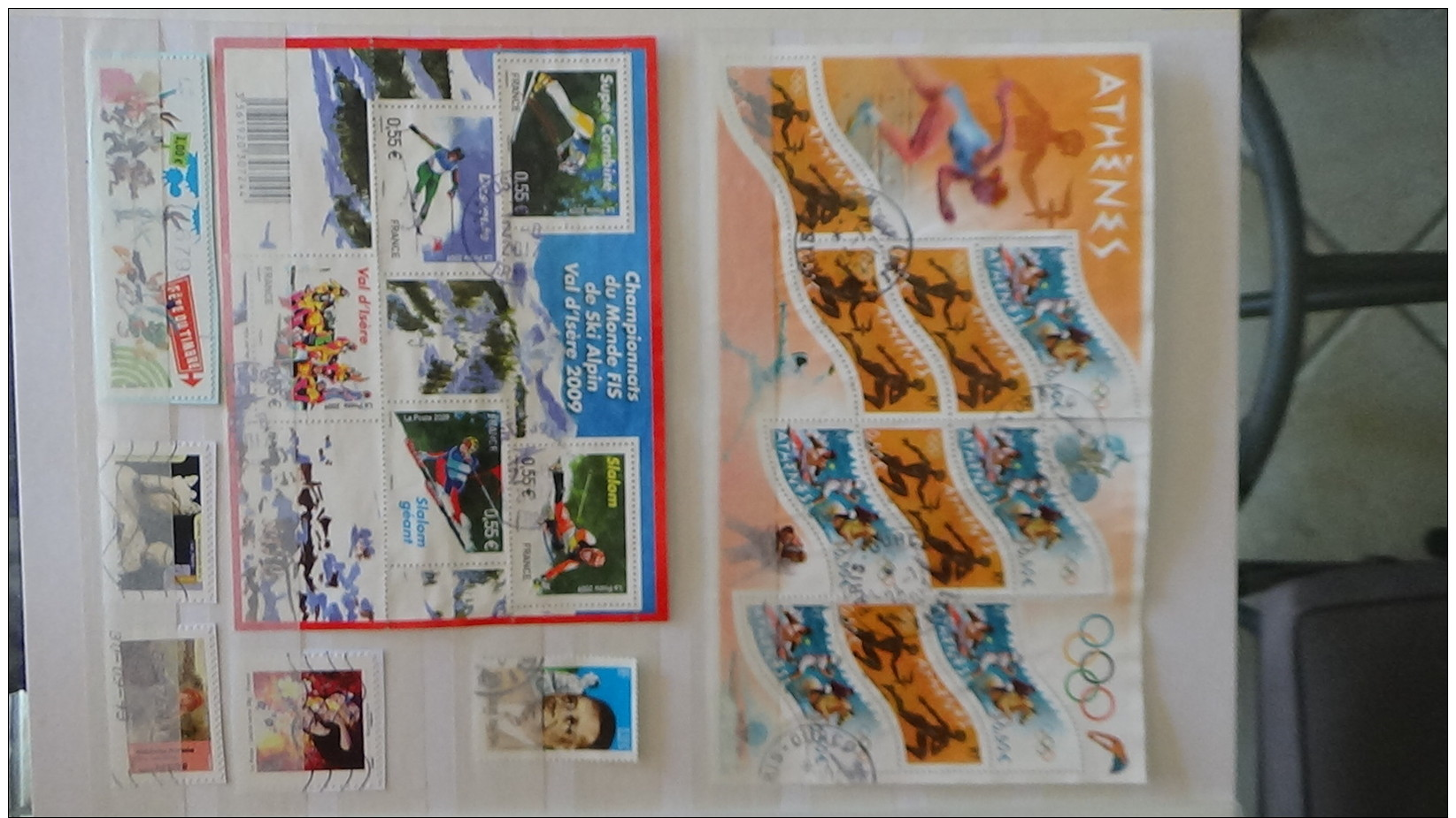 C Album de timbres et blocs de France uniquement en euros. A saisir