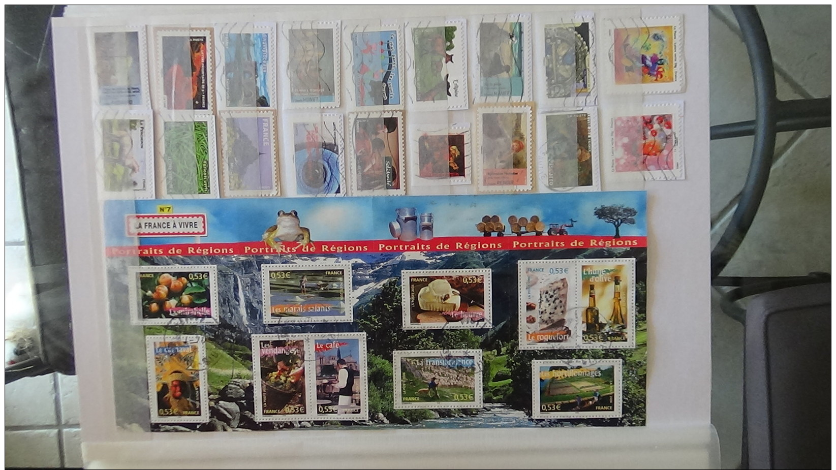 C Album de timbres et blocs de France uniquement en euros. A saisir