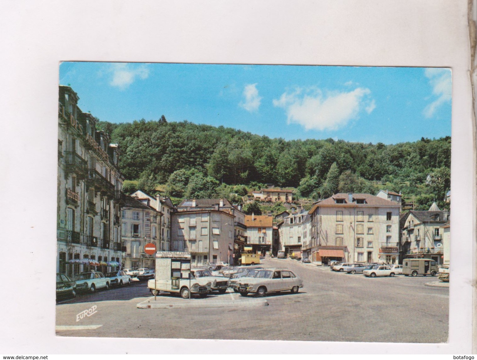 CPM DPT 88 PLOMBIERES, PLACE DE L EGLISE En 1973! - Plombieres Les Bains