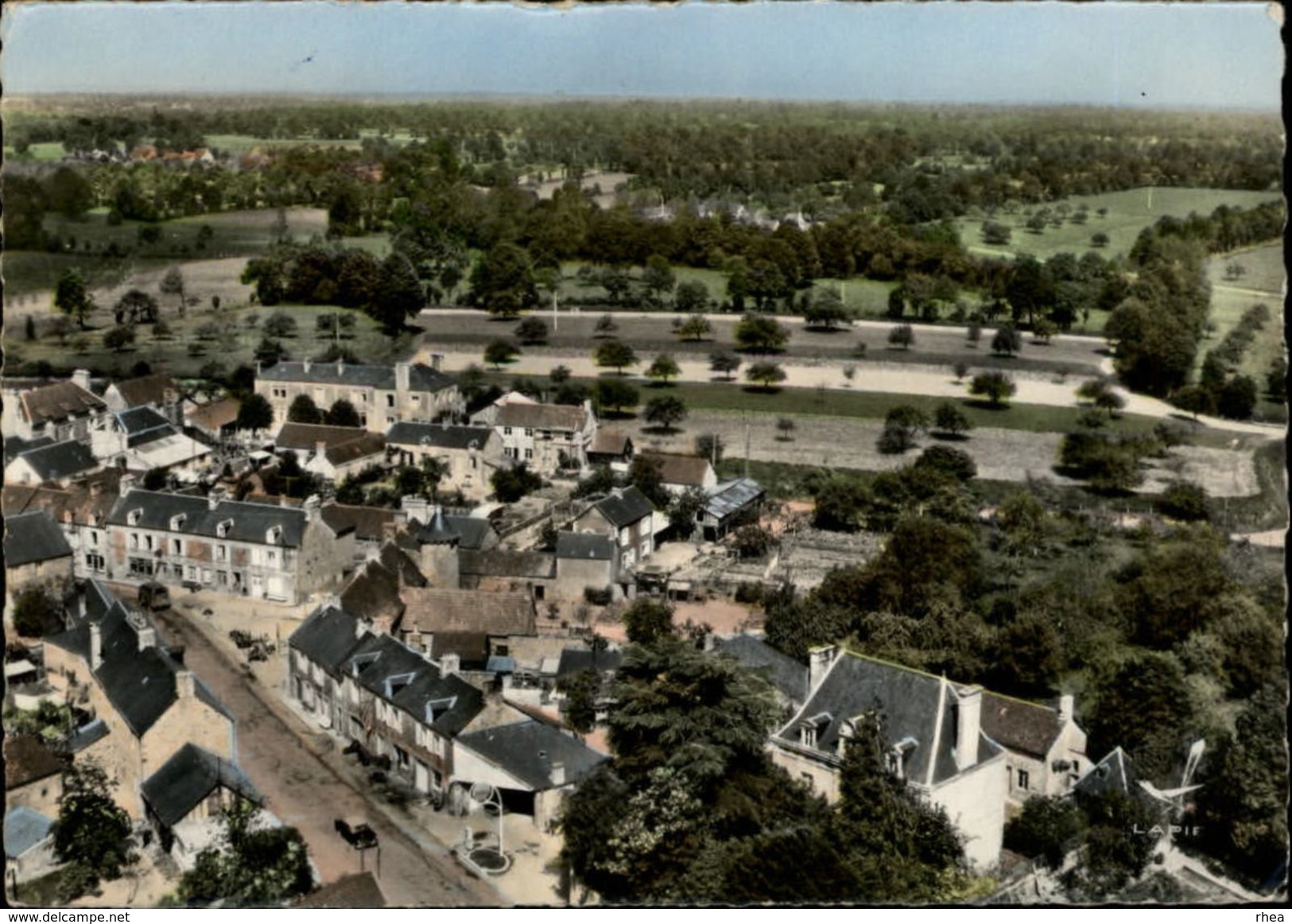 35 - SAINT-ETIENNE-EN-COGLES - Entrée Route De Fougères - Château De Mme Gandin - 8 - Autres & Non Classés