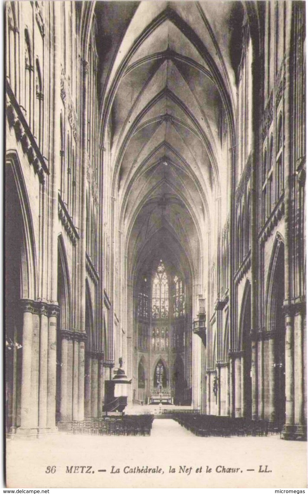 METZ - La Cathédrale - La Nef Et Le Choeur - Metz