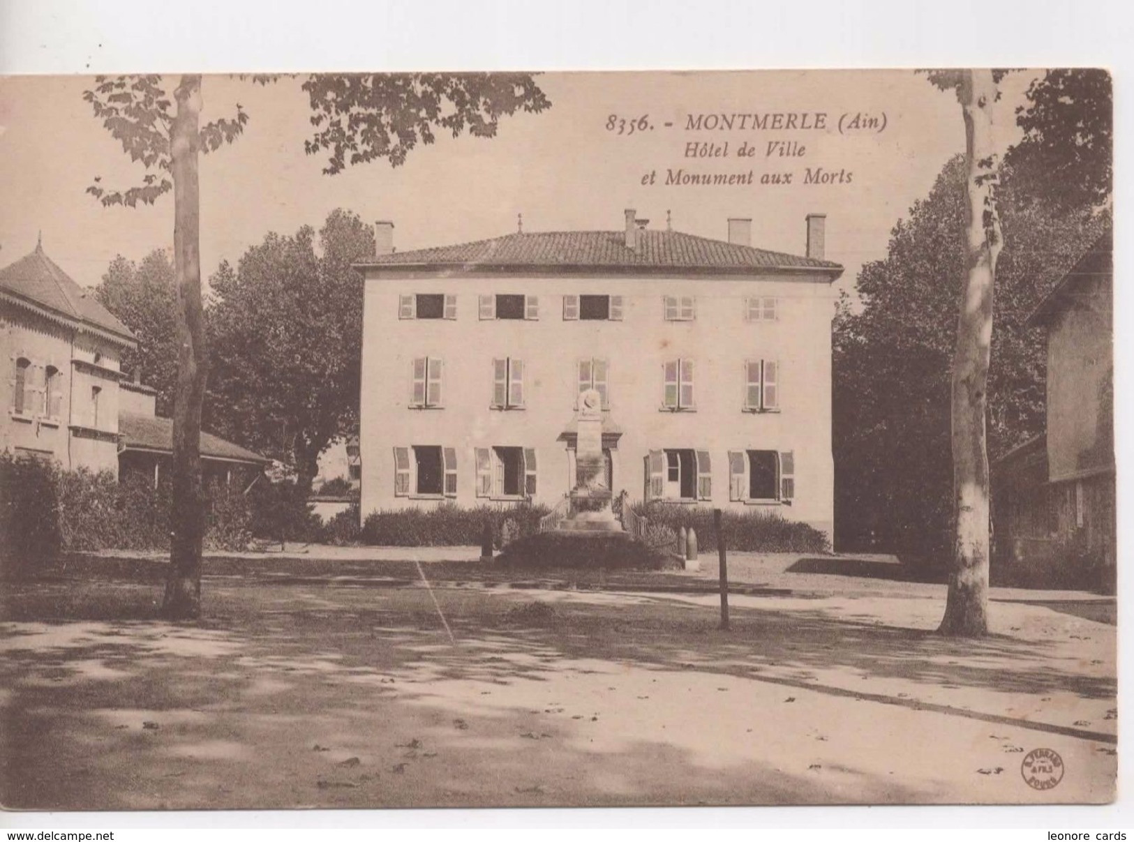 Cpa.01.Montmerle.Hôtel De Ville Et Monument Aux Morts. - Non Classés