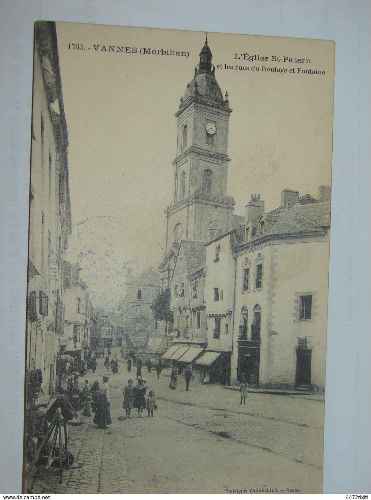 C.P.A - Vannes (56) - L'Eglise Saint Paterne & Les Rues Du Roulage & Fontaine -1914 - SUP (K72) - Vannes