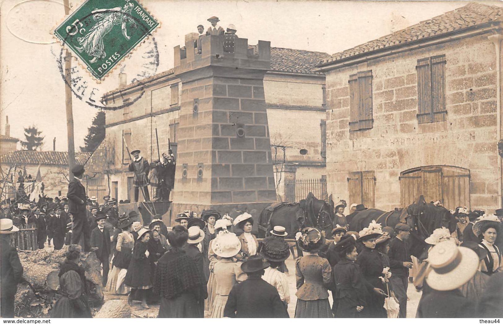 ¤¤  -  ANGOULEME Ou Environs  -  Carte-Photo D'une Fête , Défilé En 1909  - Photographe " G.LATREILLE " D'Angoulême - Angouleme