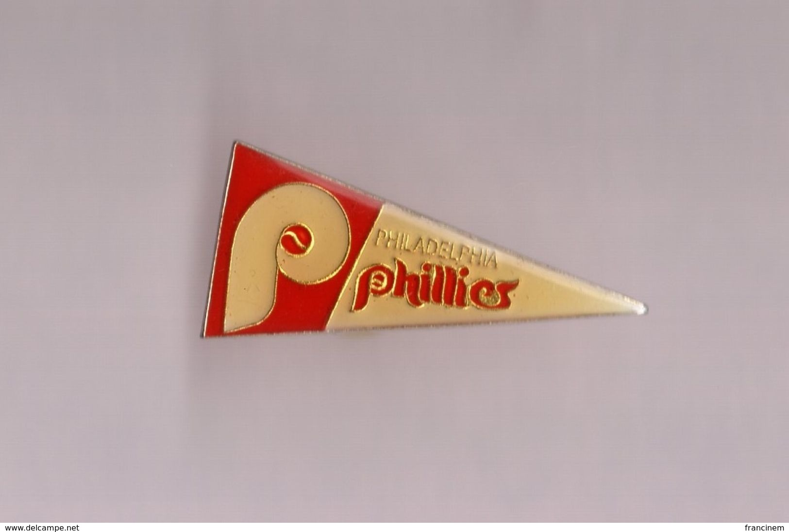 Pin's Baseball / Phillies De Philadelphie (époxy) Longueur: 4,3 Cm - Baseball