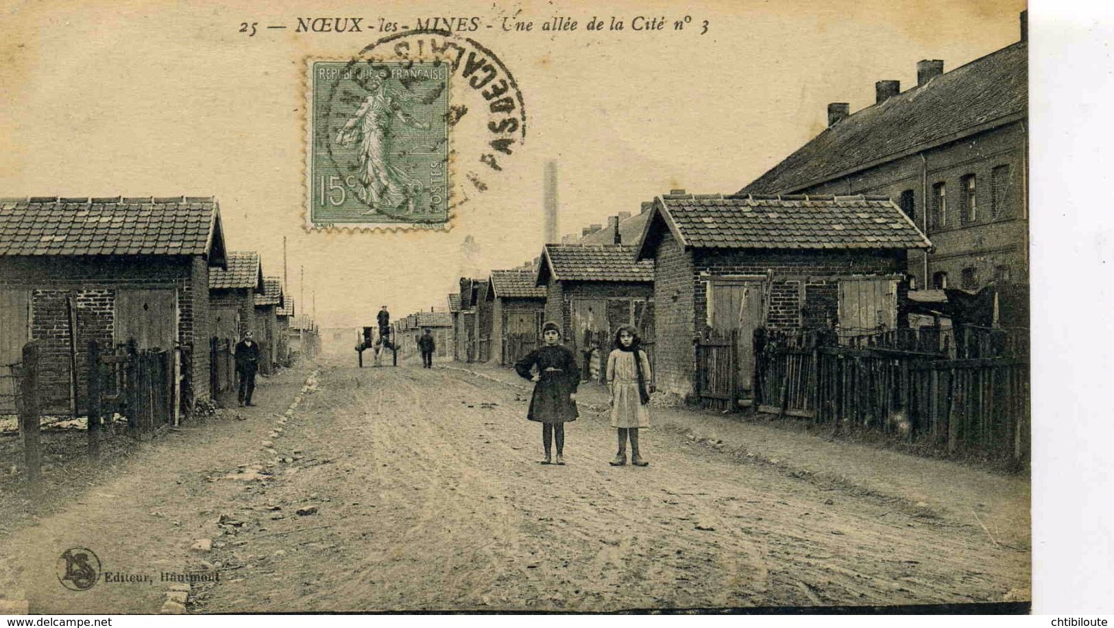 NOEUX LES MINES  / NA 1     /  62  /  UNE ALLEE DE LA CITE N° 3     CPA 9 X 14 - Noeux Les Mines