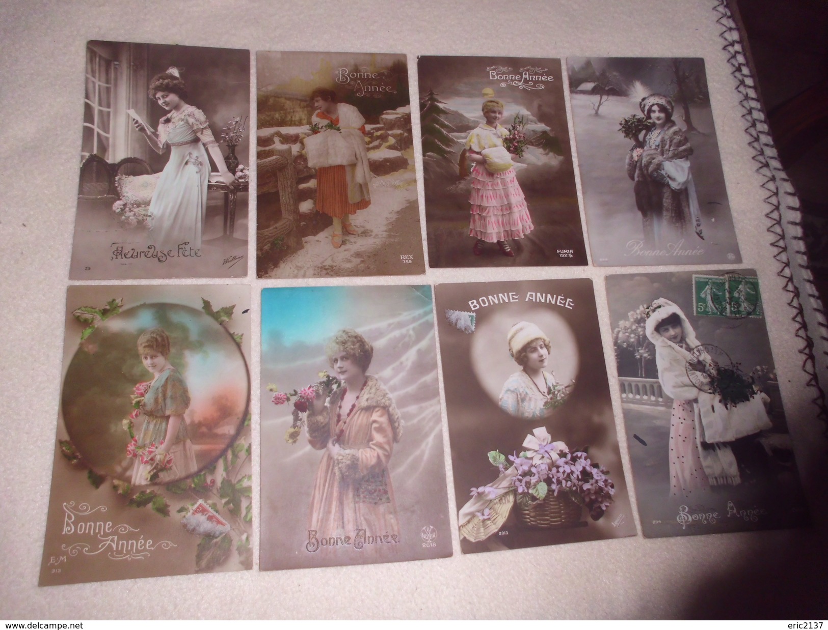 LOT DE 8 CARTES..FANTAISIES...FEMMES ..BONNE ANNEE ..FETE.. - 5 - 99 Cartes