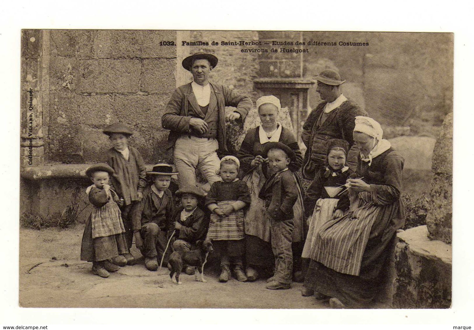 Cpa N° 1032 Familles De SAINT HERBOT Etudes Des Différents Costumes Des Environs De Huelgoat - Saint-Herbot