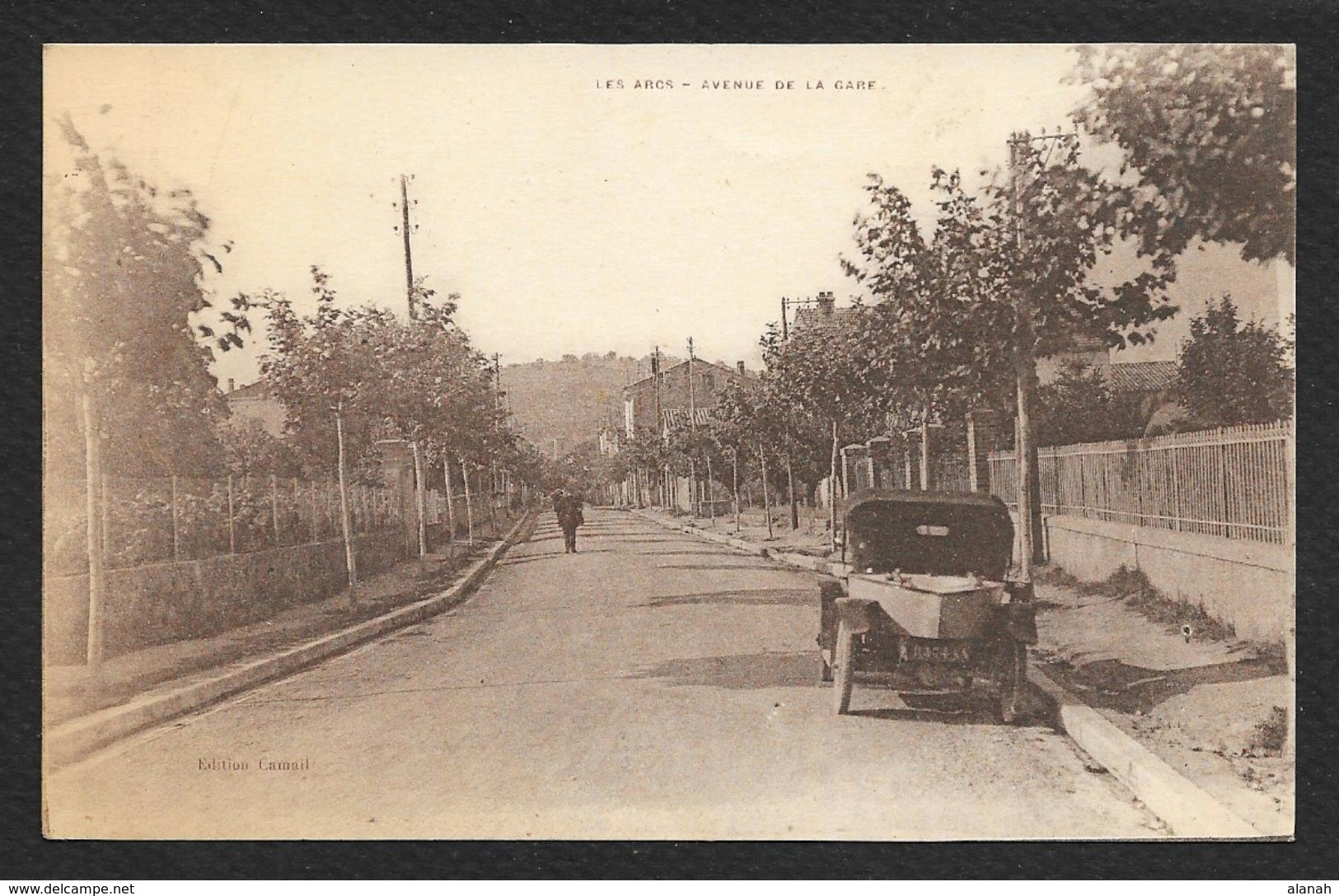 LES ARCS Rare Avenue De La Gare (Bar) Var (83) - Les Arcs