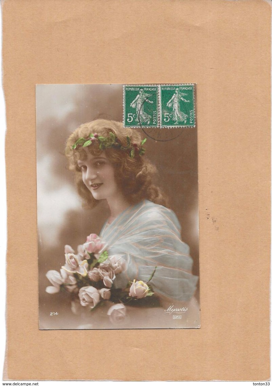 CPA COLORISEE FANTAISIE  -  - Belle Femme Aux Fleurs - ROY17 - - Femmes