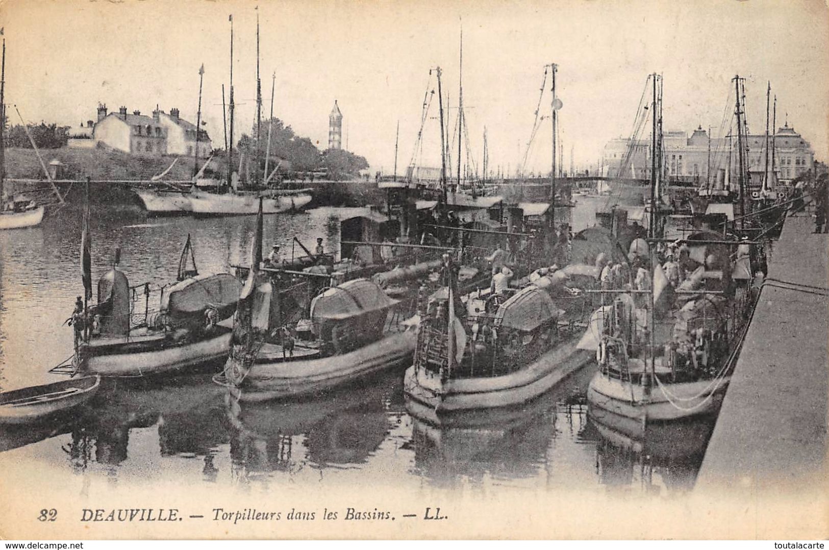 LOT DE 30 CPA  PETITES CARTES A TRES PETITS PRIX Avec Animations, Bateaux, Bords De Mer, Inondations Montauban.. à Voir - 5 - 99 Cartes