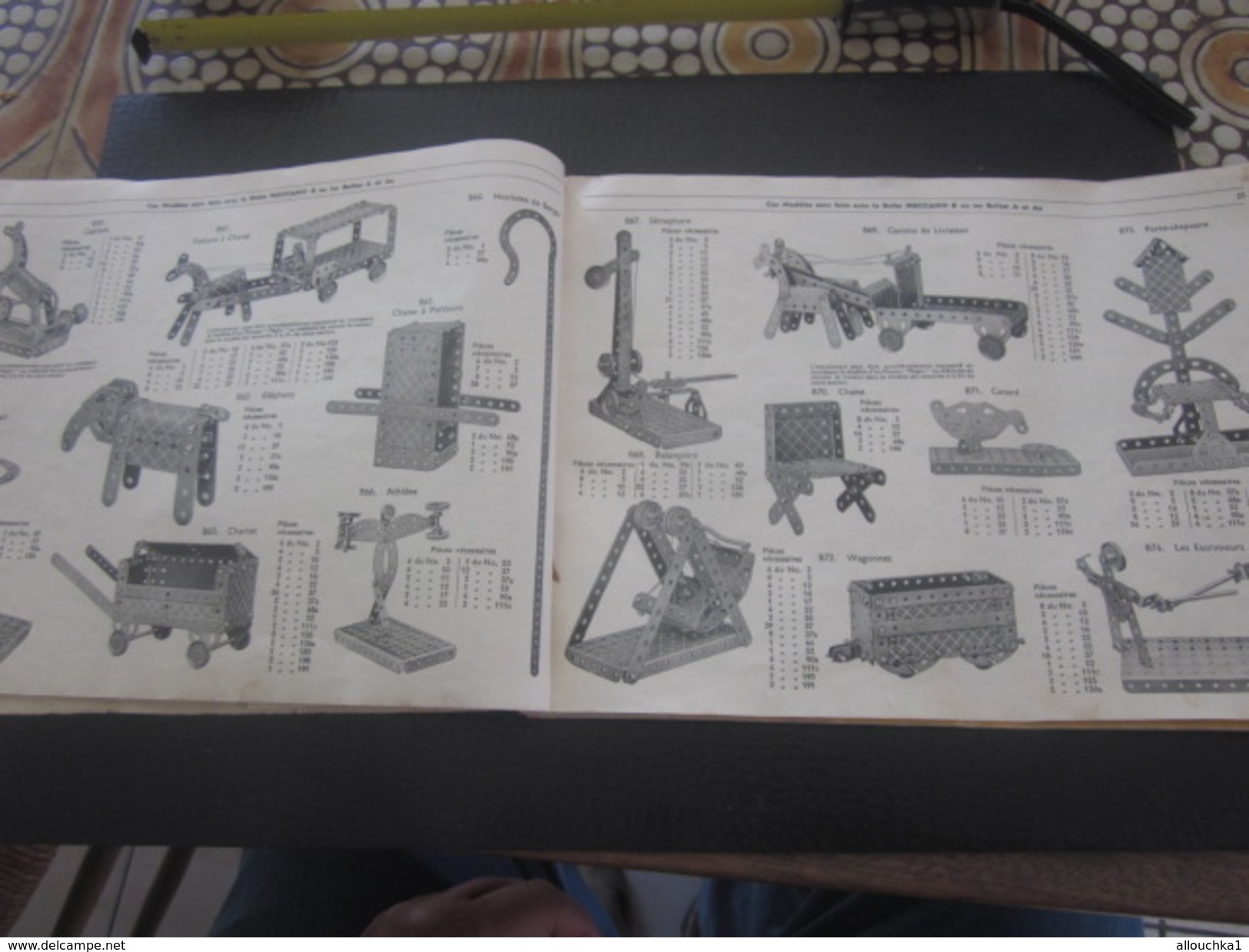 MECCANO-3 CATALOGUES Reliés USINES A BOBIGNY-1947-GRUE-LOCOMOTIVE-AVION HYDRAVION-CAMION-TRACTEUR-SULKY-MANEGE-TANK-Jeux