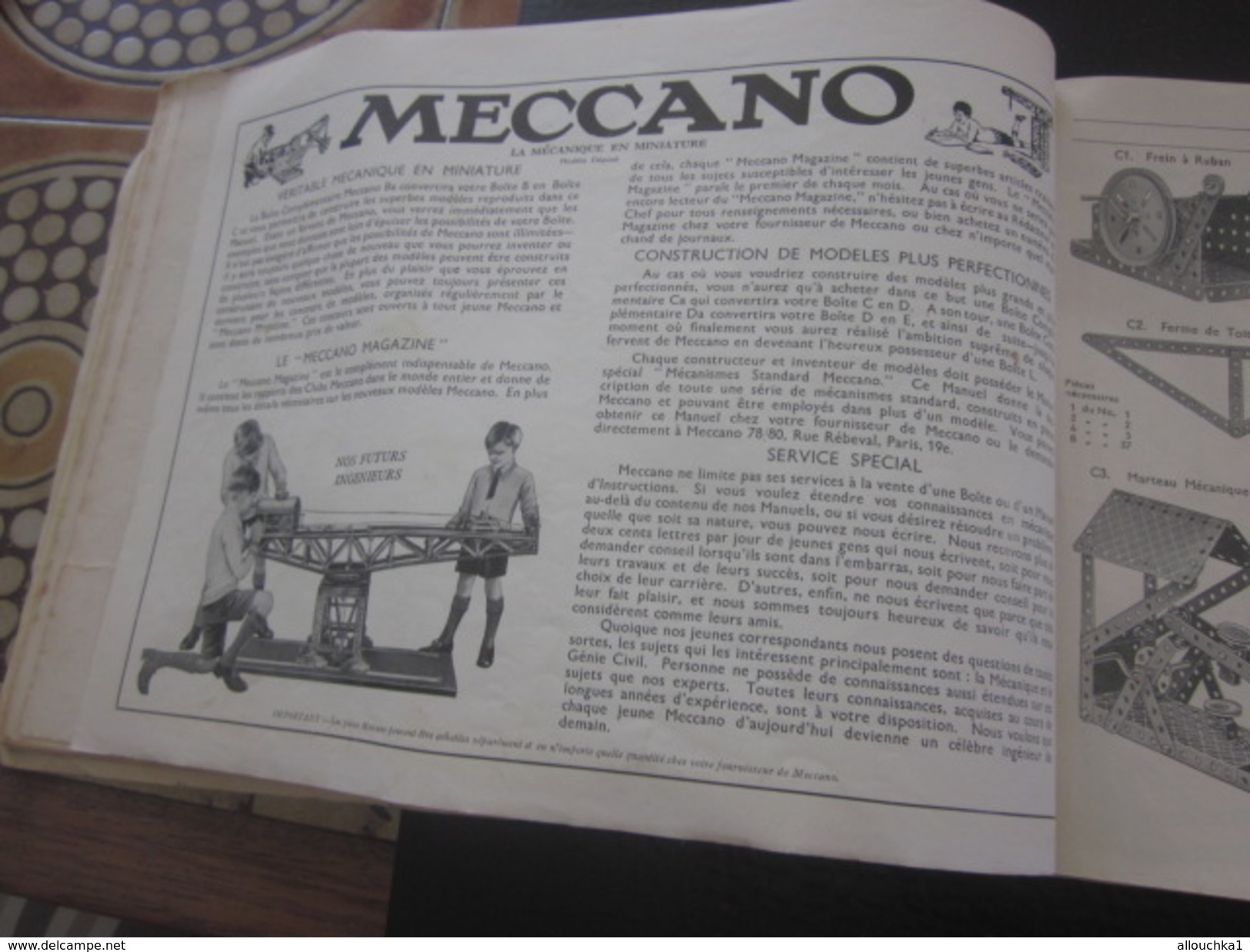 MECCANO-3 CATALOGUES Reliés USINES A BOBIGNY-1947-GRUE-LOCOMOTIVE-AVION HYDRAVION-CAMION-TRACTEUR-SULKY-MANEGE-TANK-Jeux