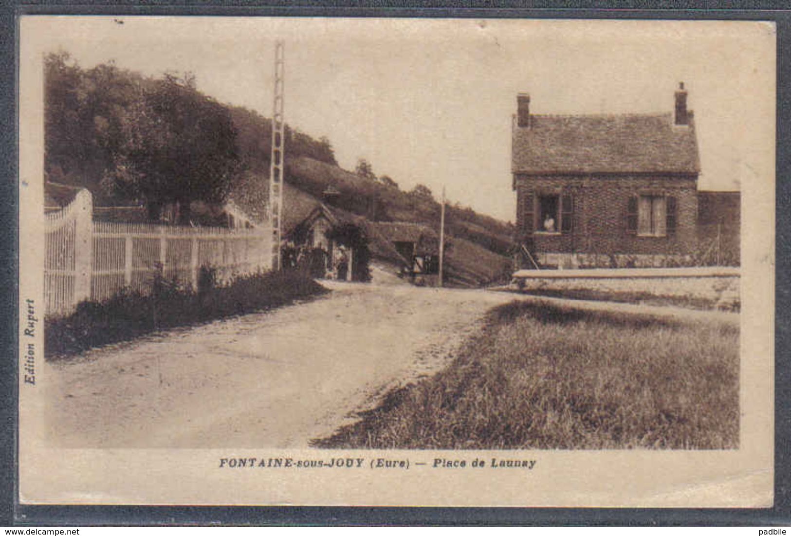 Carte Postale  27. Fontaine-sous-Jouy  Place De Launay   Trés Beau Plan - Autres & Non Classés