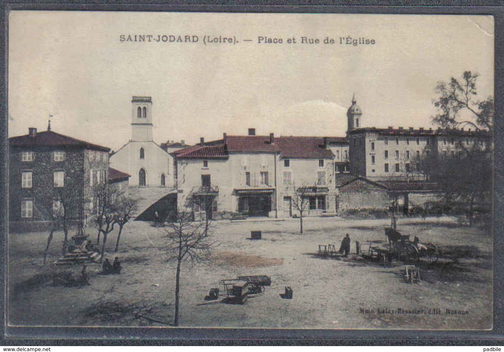 Carte Postale  42. Saint-Jodard  Place Et Rue De L'église   Trés Beau Plan - Autres & Non Classés