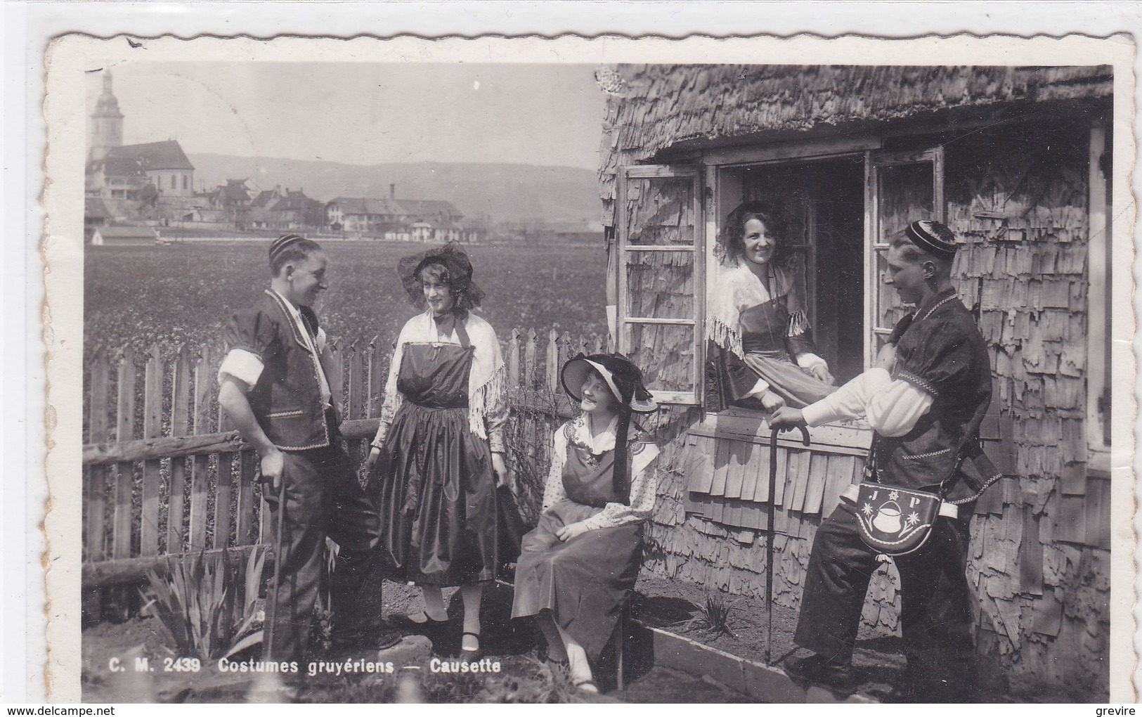 Bulle, Groupe En Costumes Gruériens à La Ferme De La Petite Condémine - Bulle