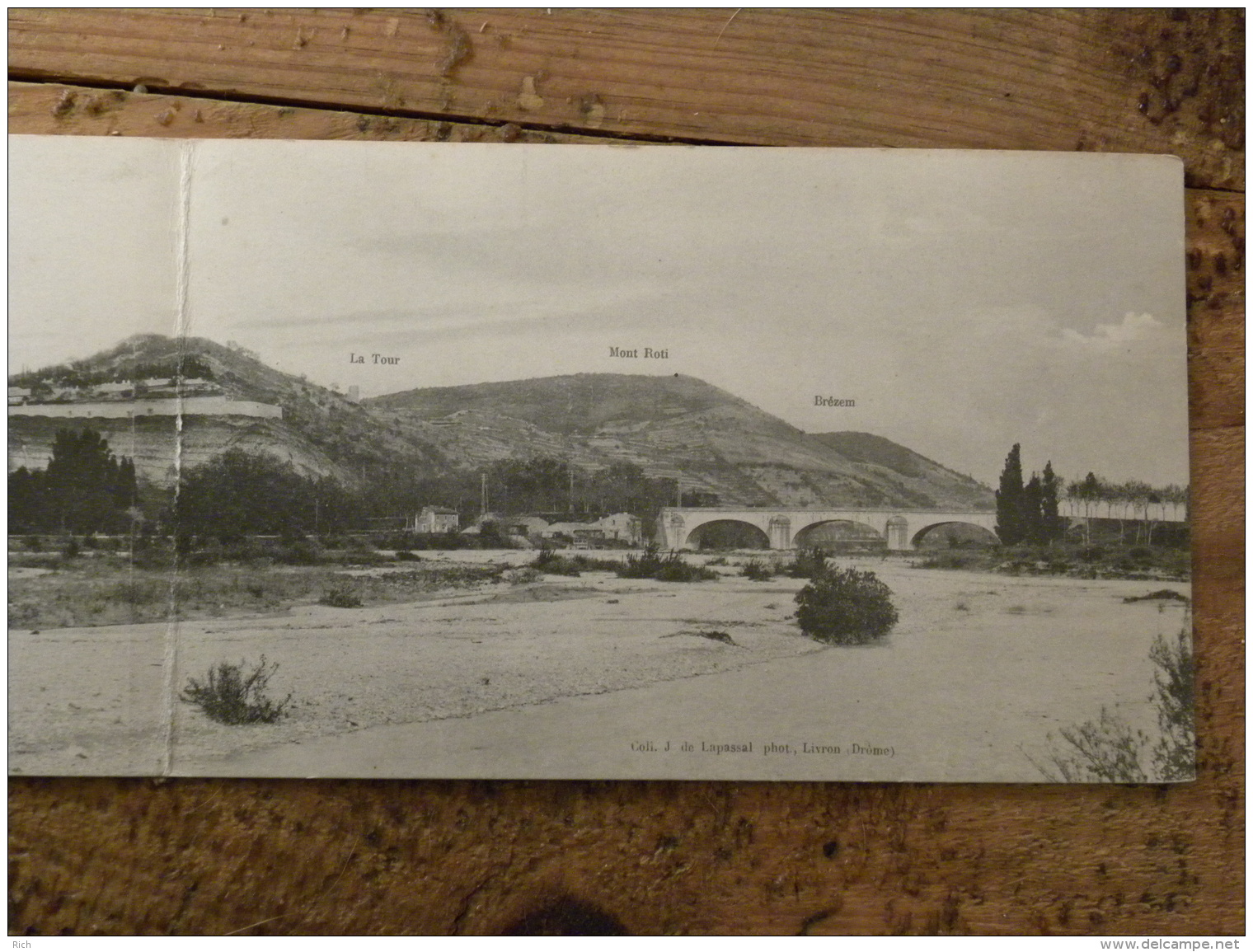 CPA (26) Drôme - Livron - Le Village Côteau De Brézem Et Pont Sur La Drome - Carte Double Panoramique - Autres & Non Classés