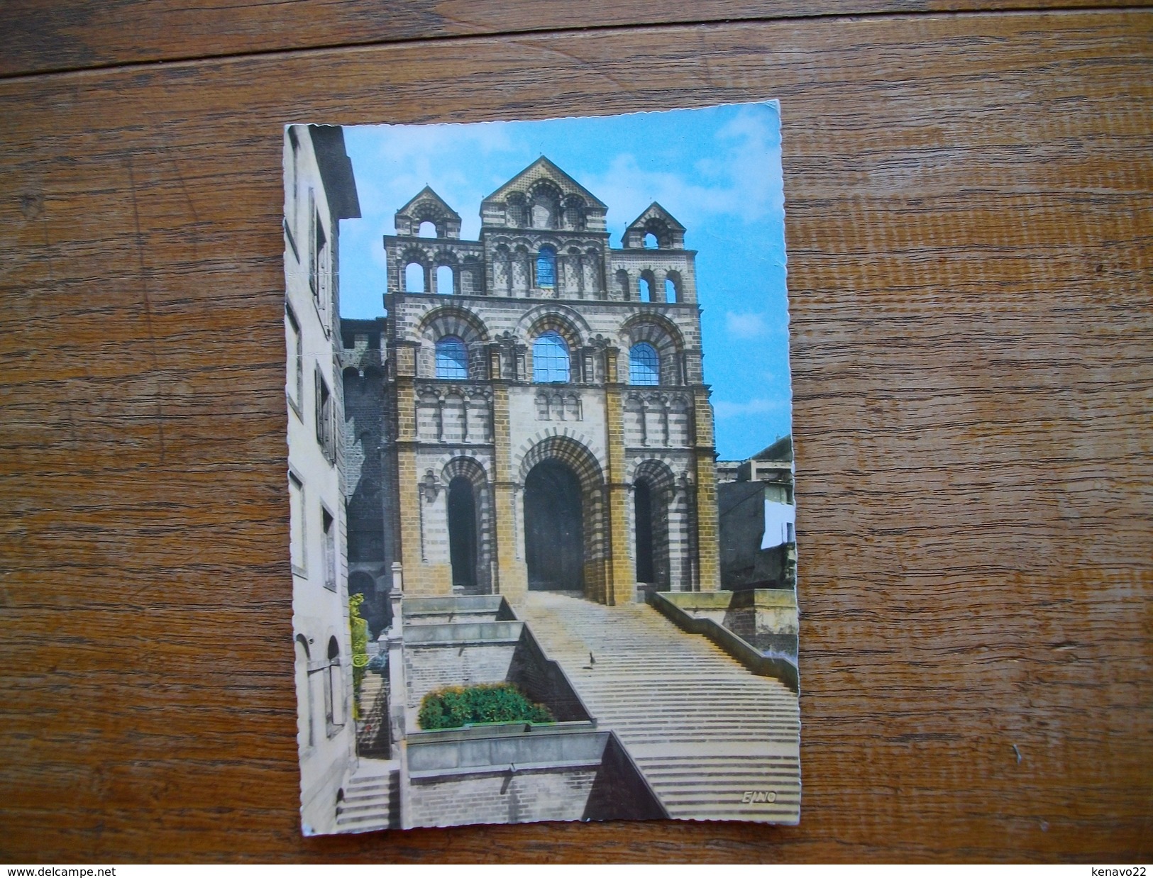 Le Puy-en-velay , Façade De La Cathédrale Notre-dame - Le Puy En Velay