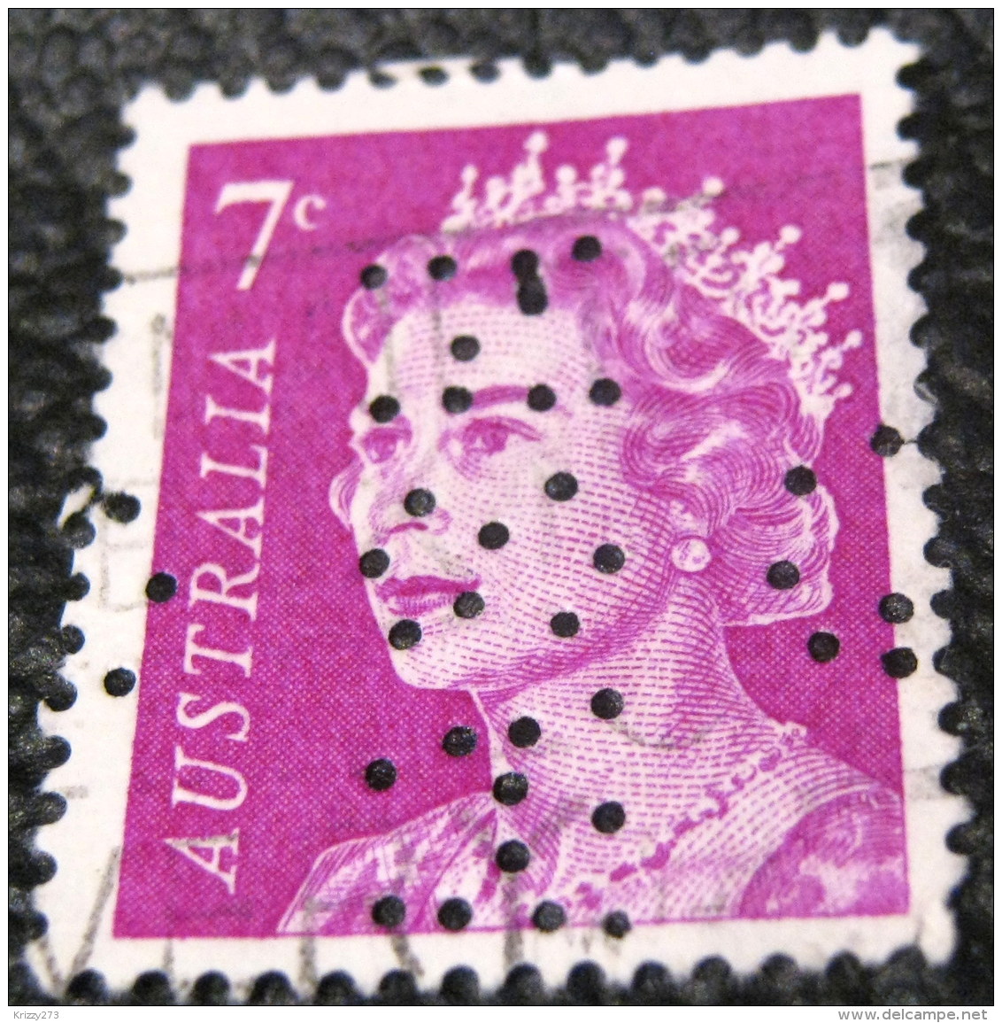 Australia 1971 Queen Elizabeth II 7c Perfin - Used - Perfins