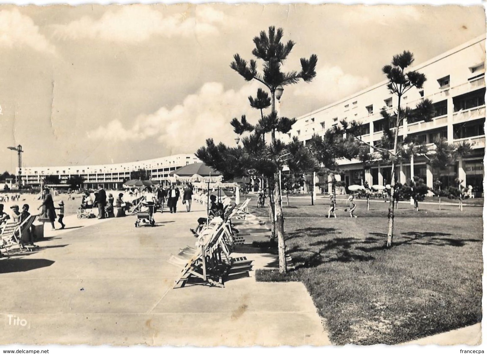 17-1030 - CHARENTE MARITIME - ROYAN - La Promenade Du Front De Mer - Royan