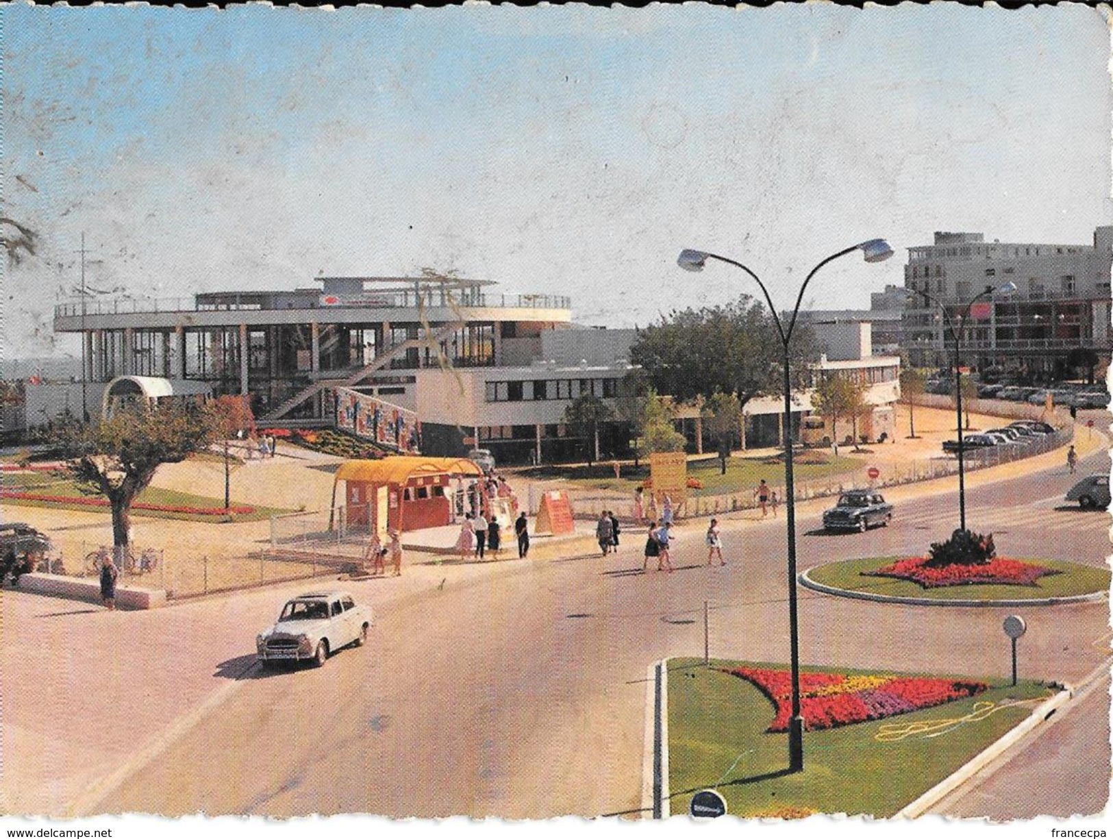 17-1032 - CHARENTE MARITIME - ROYAN - Vue Sur Le Casino - Royan