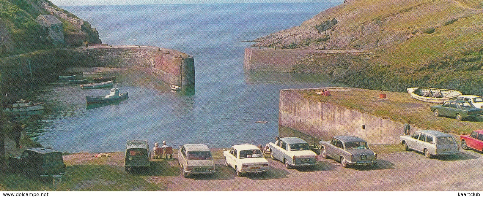 Porthgain Harbour: FORD ANGLIA 250 VAN, AUSTIN A60 & 1800, HILLMAN HUNTER '70, HUMBER HAWK SERIES IV, FORD SUPER ESTATE - Toerisme