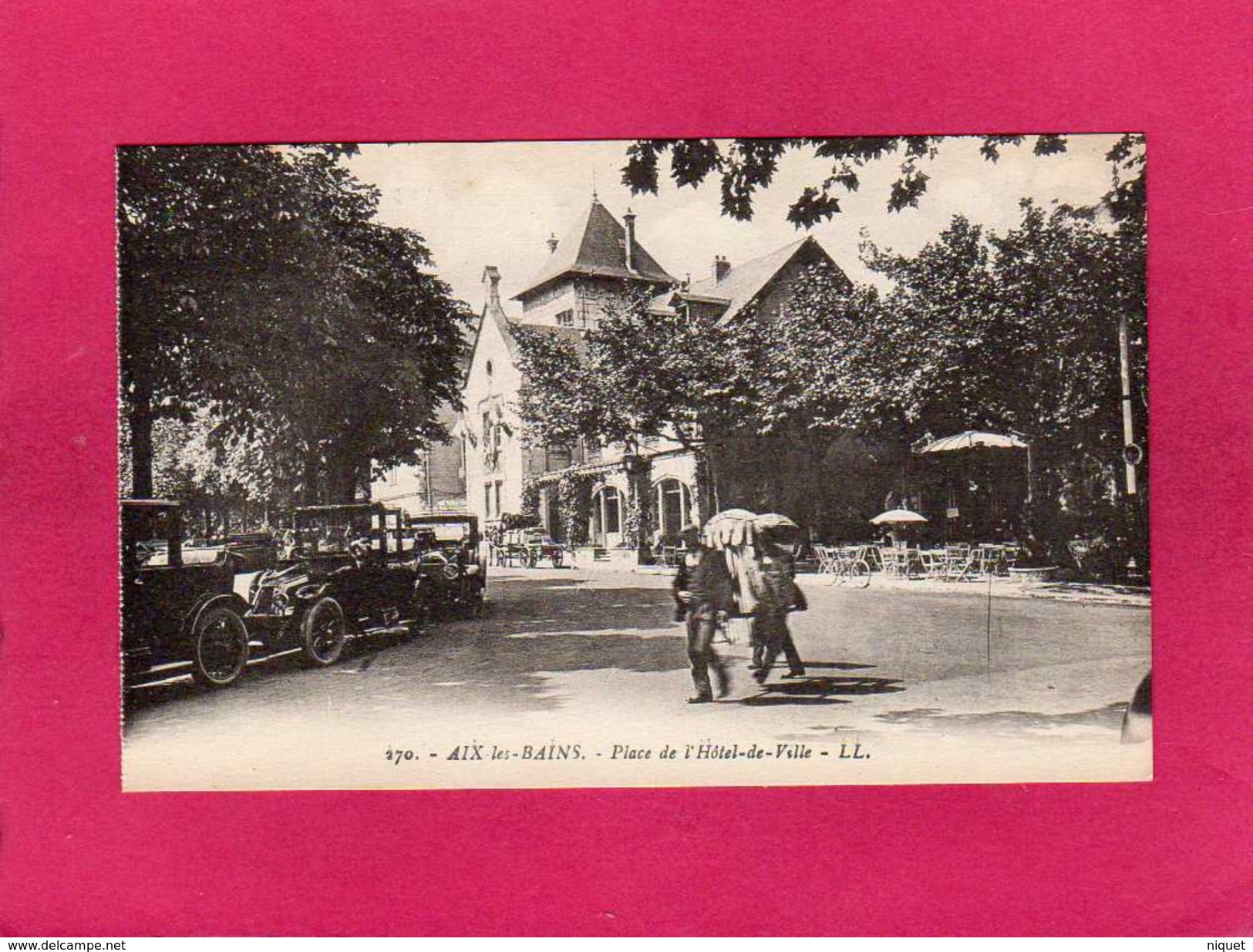 73 Savoie, AIX LES BAINS, Place De L'Hôtel De Ville, Animée, Voitures, (L. L.) - Aix Les Bains