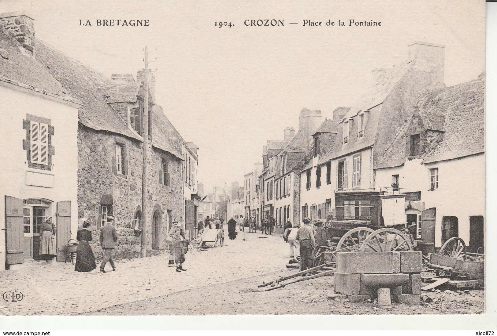 Crozon-Place De La Fontaine-La Bretagne. - Crozon