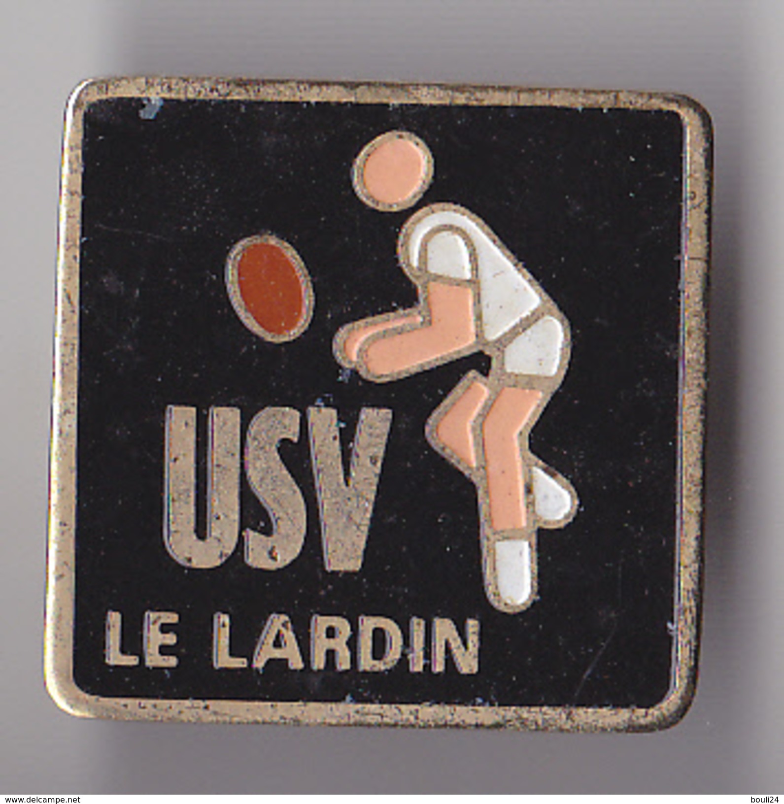 PIN´S THEME RUGBY CLUB LE LARDIN  PRES DE TERRASSON  EN DORDOGNE - Rugby