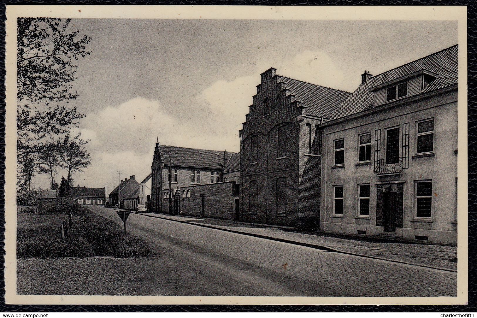 Carte Photo " ESCANAFFLES ( Celles ) " - Couvent De Ste Famille - Rare ! VW - Andere & Zonder Classificatie