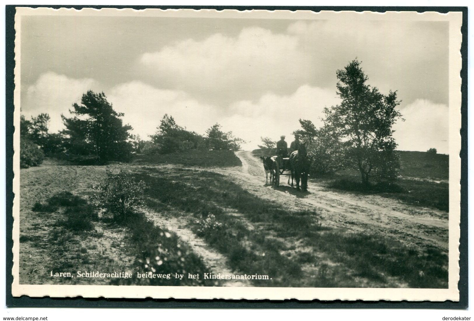 LAREN, SCHILDERACHTIGE HEIDEWEG BY HET KINDERSANATORIUM.ECHTE PHOTOGRAPHIE.UITGAVE GOOISCHE BOEKHUIS.ONGELOPEN.GOED. - Laren (NH)