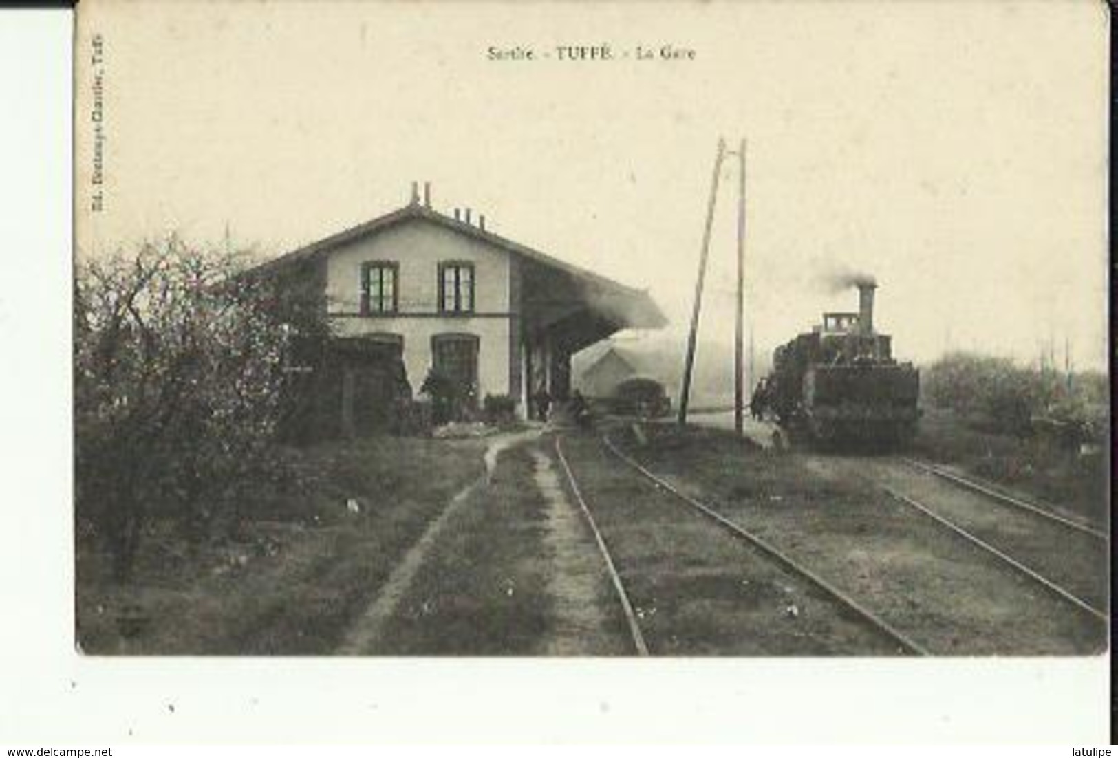 Tuffe  72    La Gare Et Le Train En Partance-Quai Animé - Tuffe