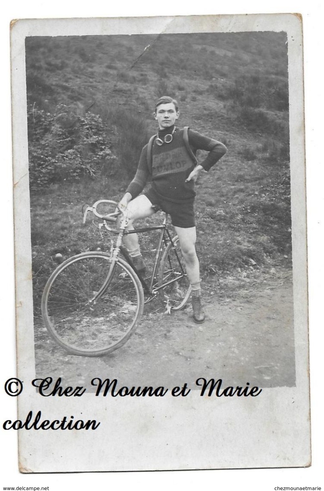 CYCLISTE SUR SON VELO AVEC PULL DUNLOP - LUNETTES - CARTE PHOTO - CPA - CARTE POSTALE ANCIENNE - Cyclisme